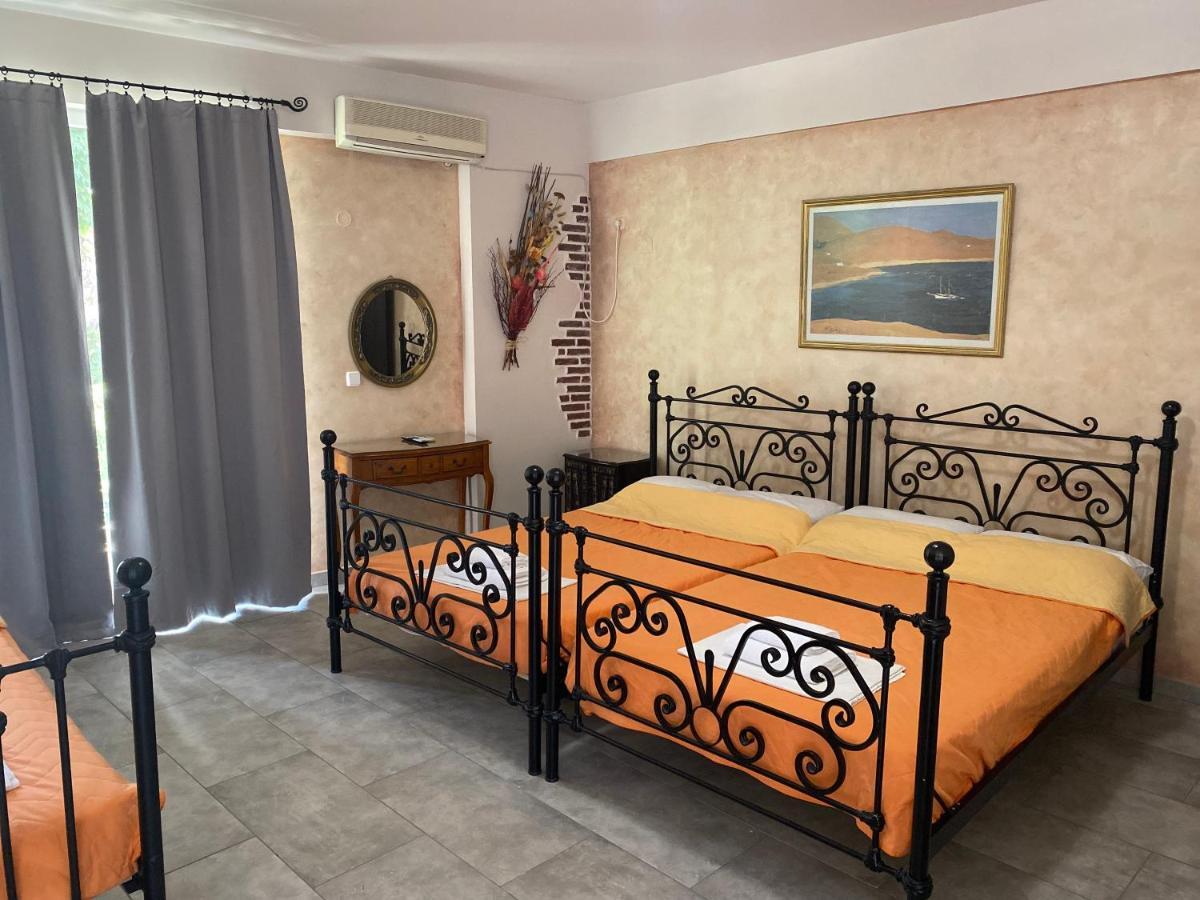 Aphrodite Studios Lutrá Edipszú Kültér fotó