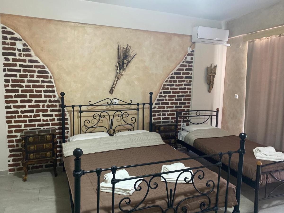 Aphrodite Studios Lutrá Edipszú Kültér fotó